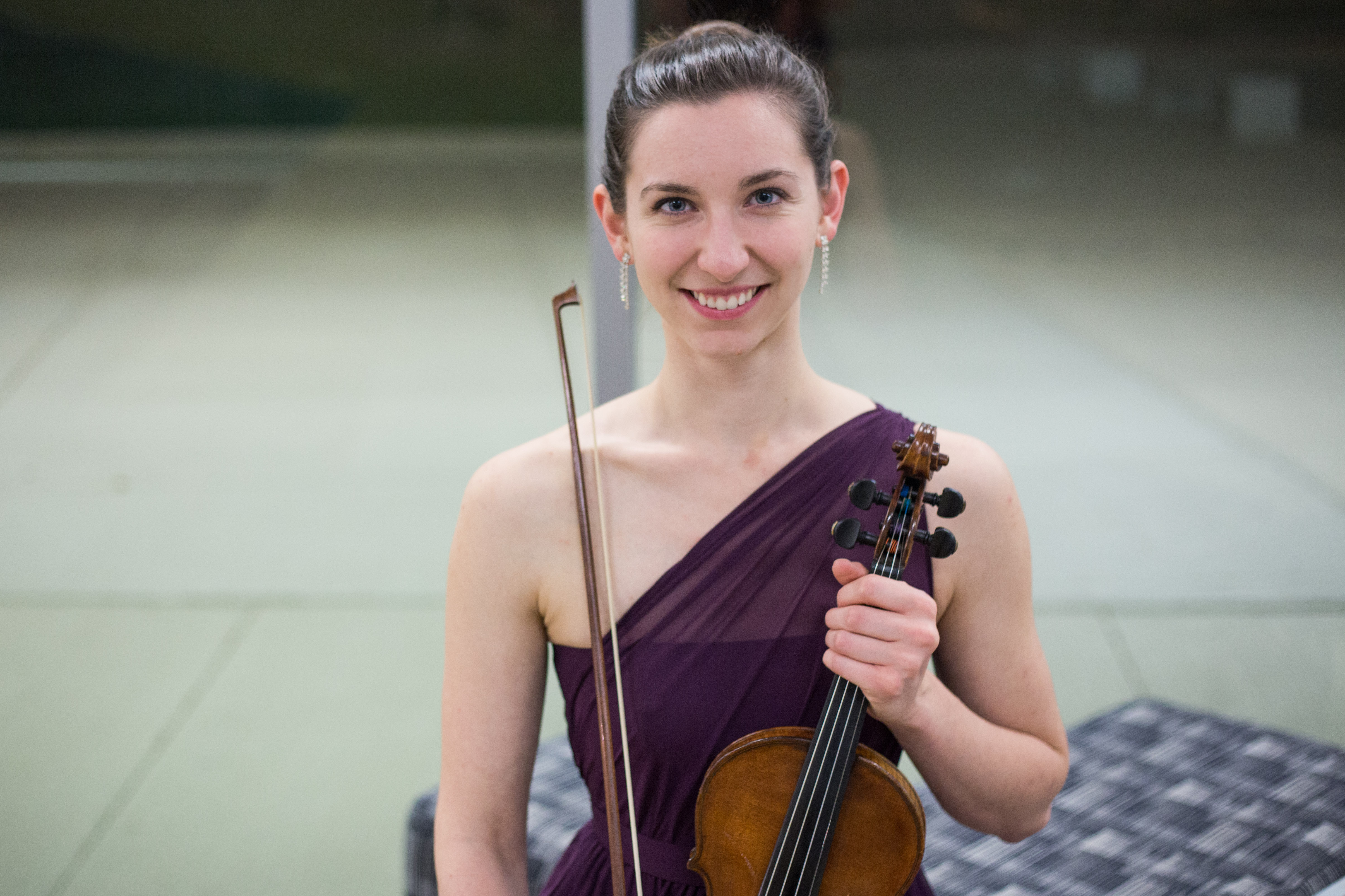 Picture of Brandi Main holding her violin